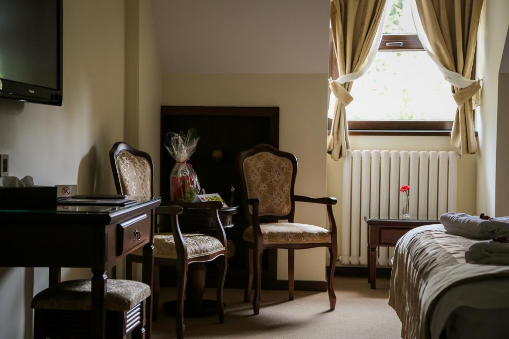 Hotel Foisorul Cu Flori Sinaia Exteriér fotografie