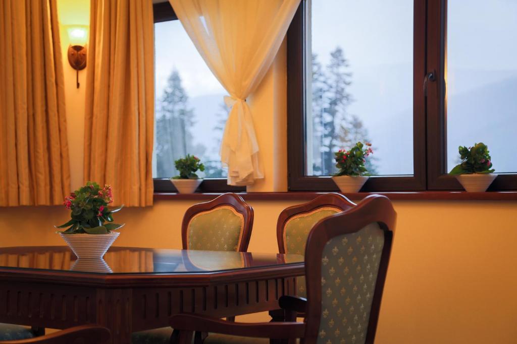 Hotel Foisorul Cu Flori Sinaia Exteriér fotografie